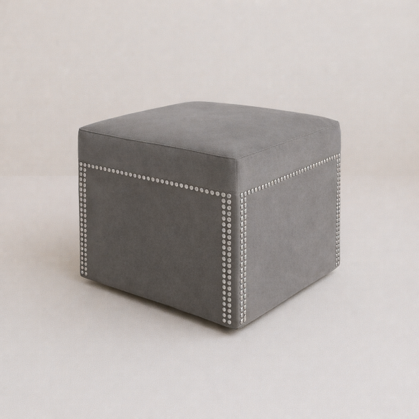 Taburete Gris con clavillo